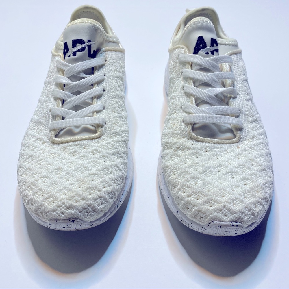 APL Phantom size 6.5 women’s